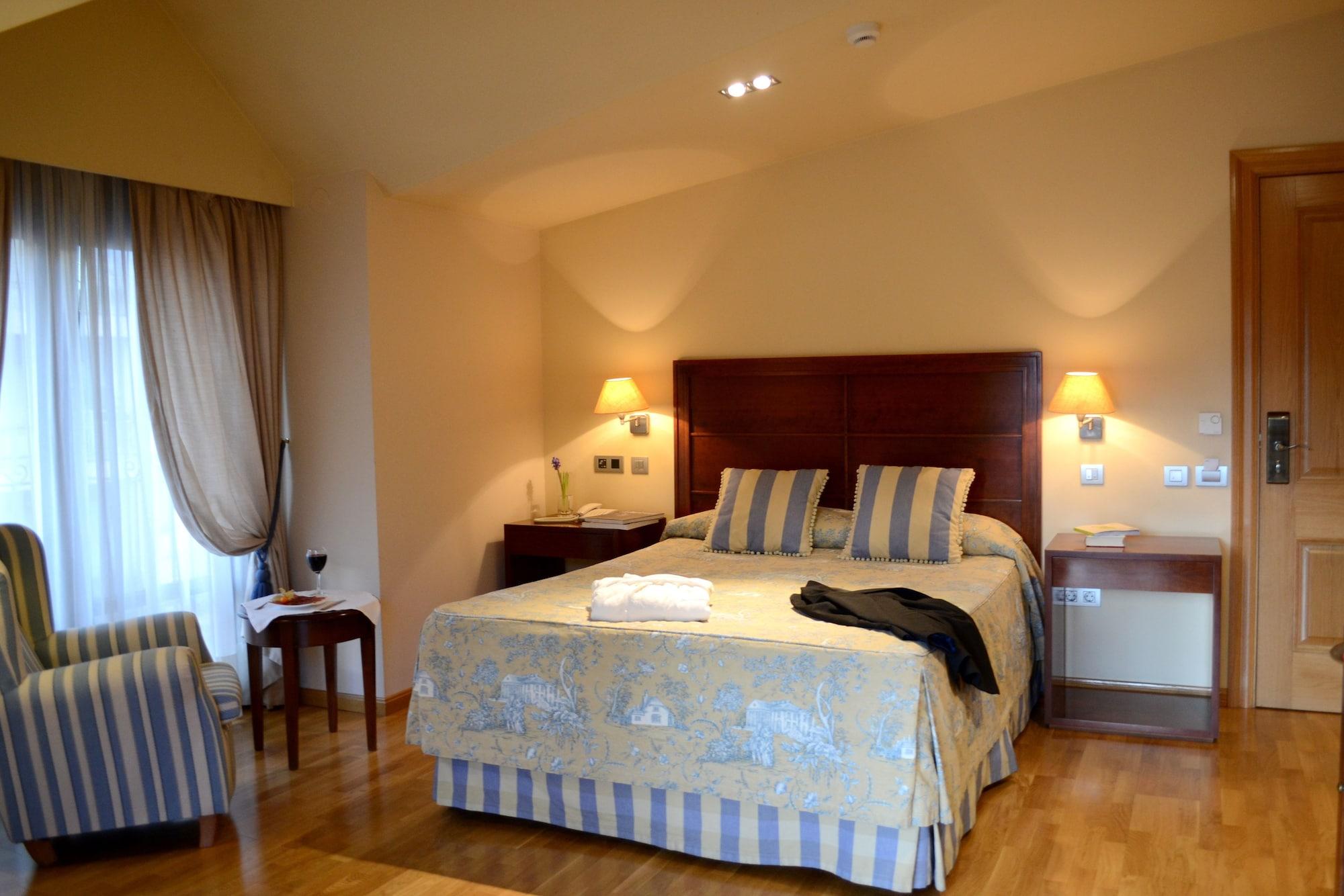 Hotel Villa Virginia Sabiñánigo Zewnętrze zdjęcie