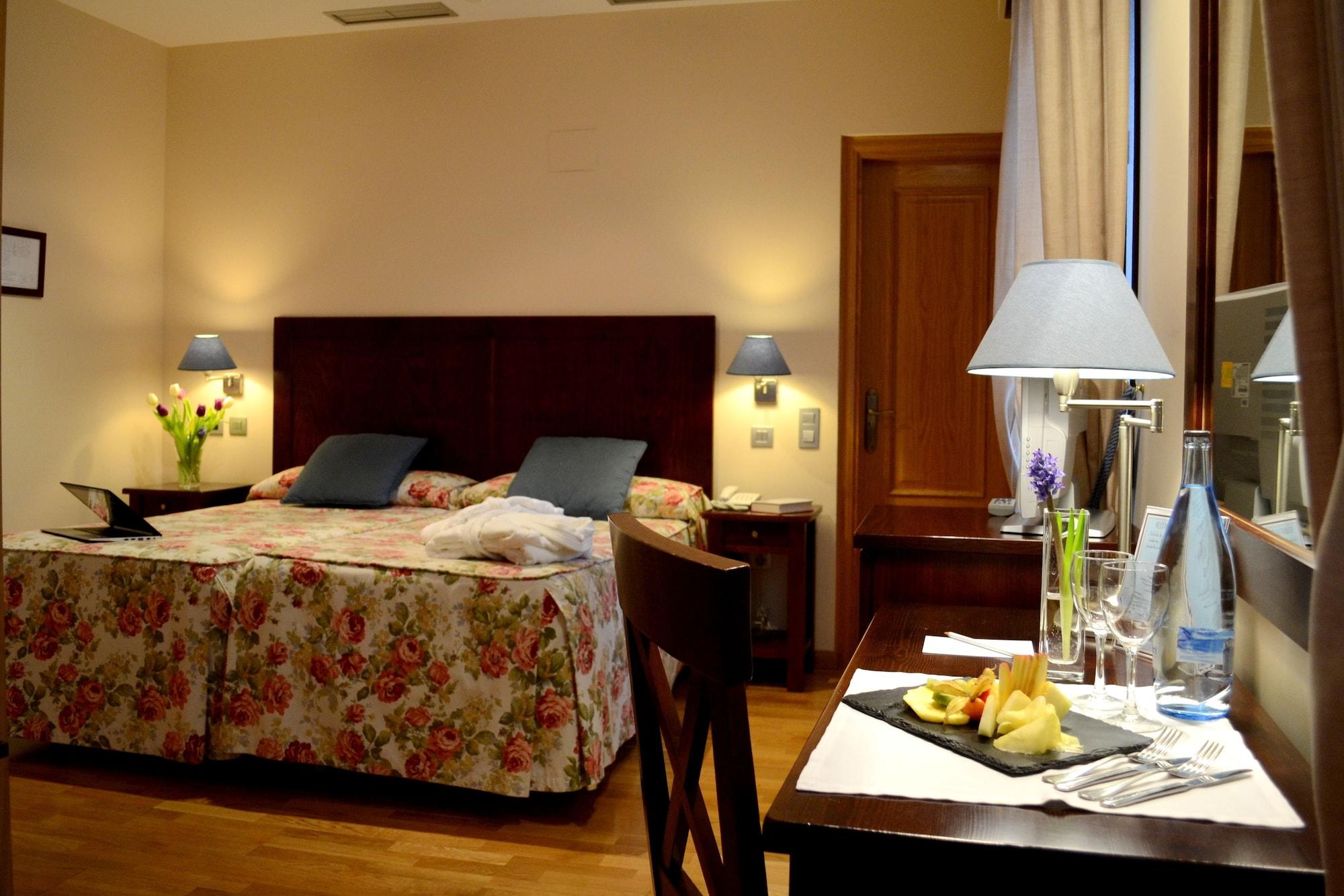 Hotel Villa Virginia Sabiñánigo Zewnętrze zdjęcie
