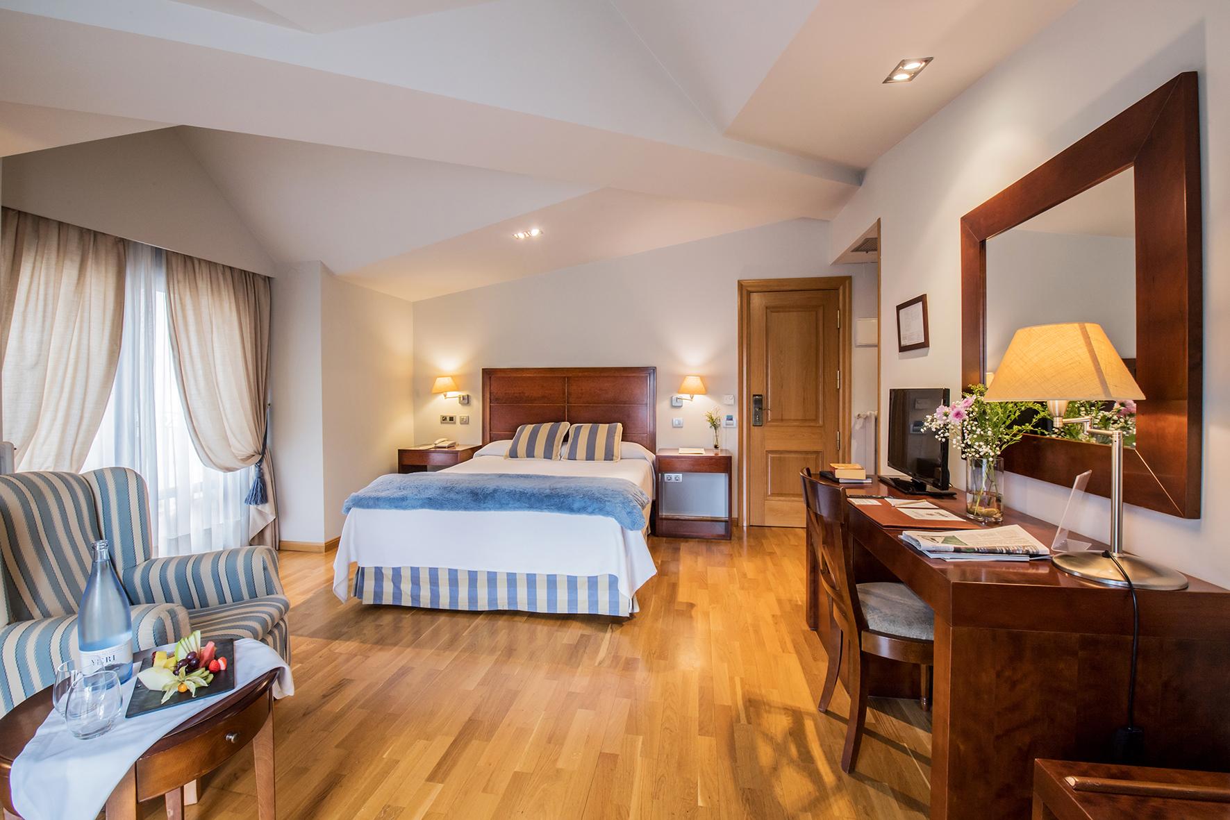 Hotel Villa Virginia Sabiñánigo Zewnętrze zdjęcie