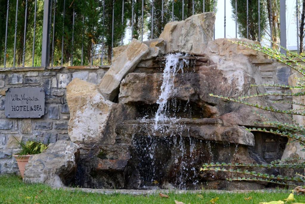 Hotel Villa Virginia Sabiñánigo Zewnętrze zdjęcie