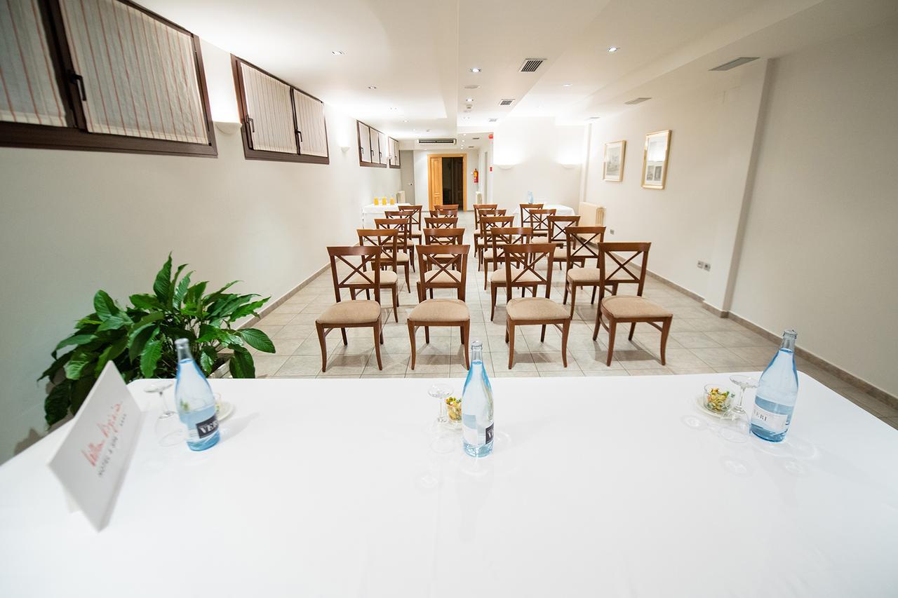 Hotel Villa Virginia Sabiñánigo Zewnętrze zdjęcie